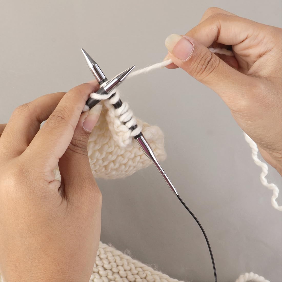 KnitPro Karbonz Fixed Circular Needle 32"(80cm) | US Size 1 (2.25mm)