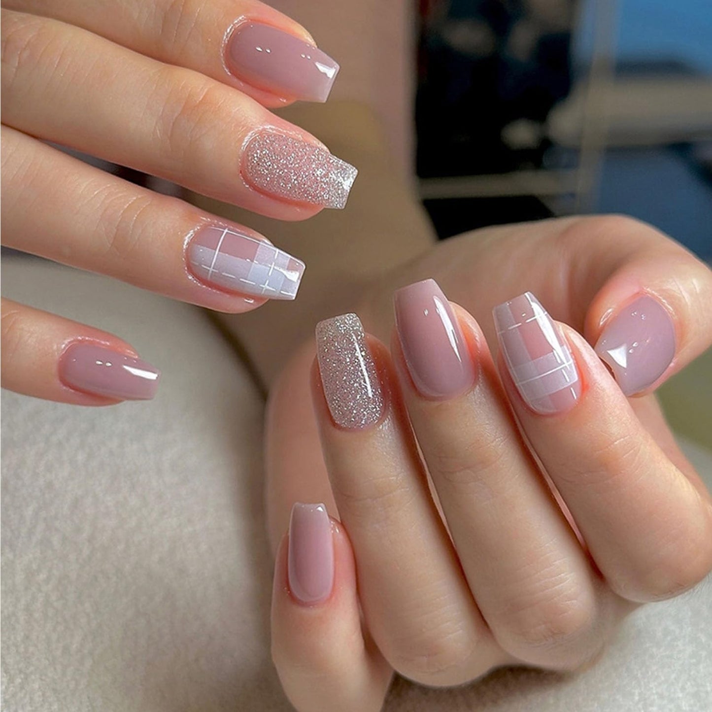 Press on Nails Short Coffin Fake Nails Glitter Glue on Nails Glossy Nails Press ons Pink Acrylic Nails Cute False Nails with Plaid Lines Designs Artificial Stick on Nails for Women 24Pcs