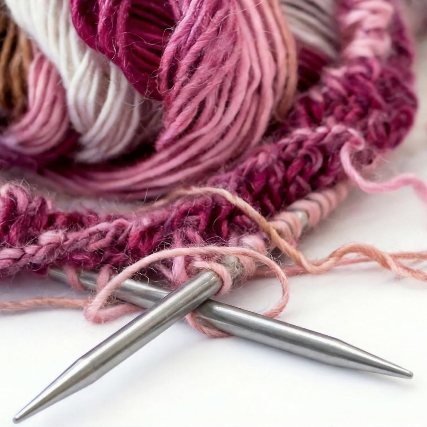 YLAZIION 40 Inch Circular Knitting Needles Size US 8 (5.0mm), Long Stainless Steel Knitting Needle, Metal Circle Knit Tools with Flexible Cord for Large Blanket Afghan, 101cm