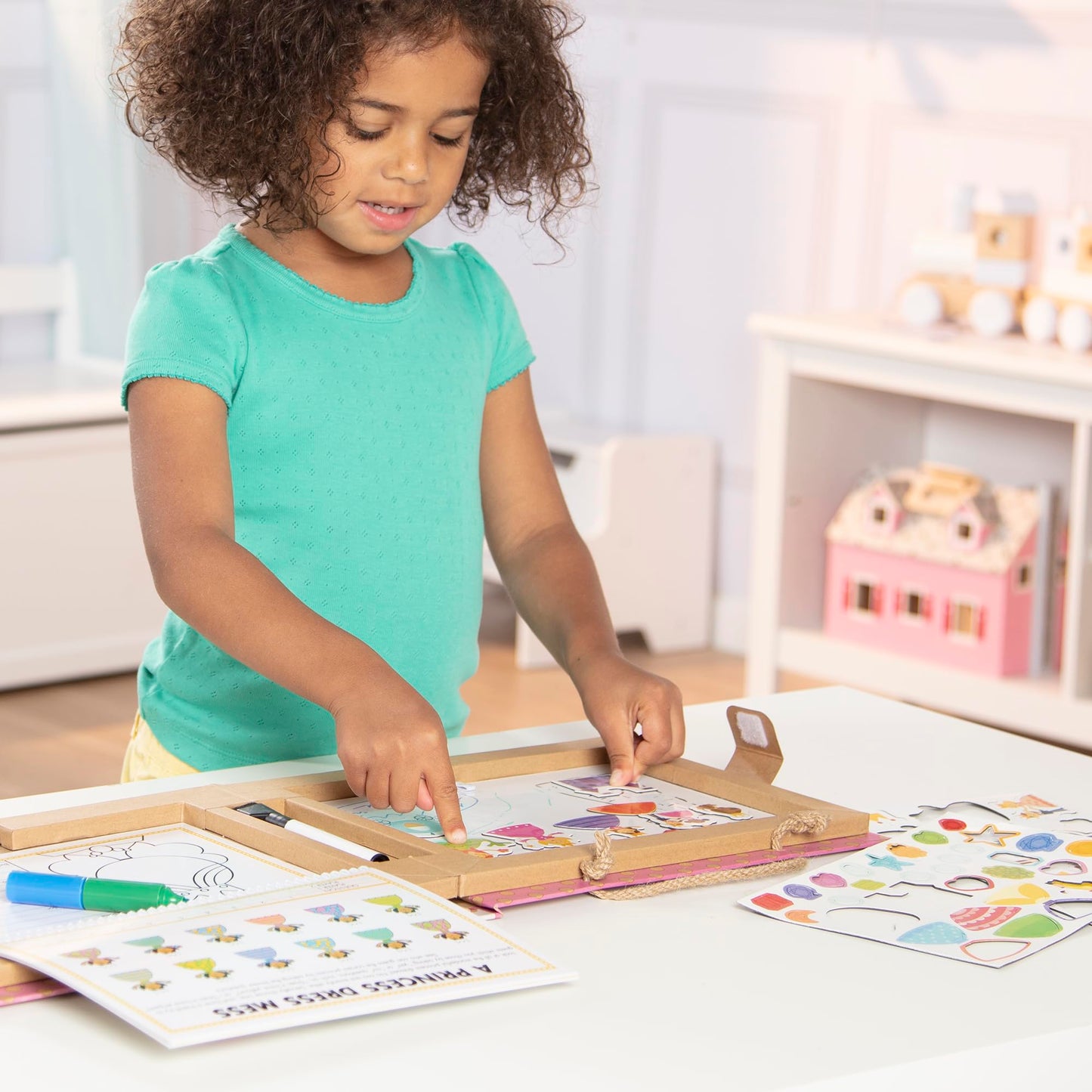 Melissa & Doug Natural Play: Play, Draw, Create Reusable Drawing & Magnet Kit – Princesses (54 Magnets, 5 Dry-Erase Markers) - FSC Certified