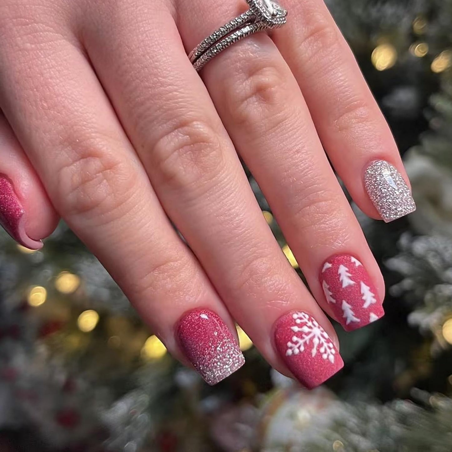 Christmas Press on Nails Short Square Fake Nails Red Silvery with Snowflake designs Christmas False Nails Glossy Full Cover Winter Xmas Stick on Nails Glitter Glue on Nails for Women Girls 24pcs