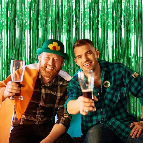 Green Streamers Backdrop by [Brand Name] - Jungle Party Decorations | Foil Fringe Curtains for Birthdays & Events