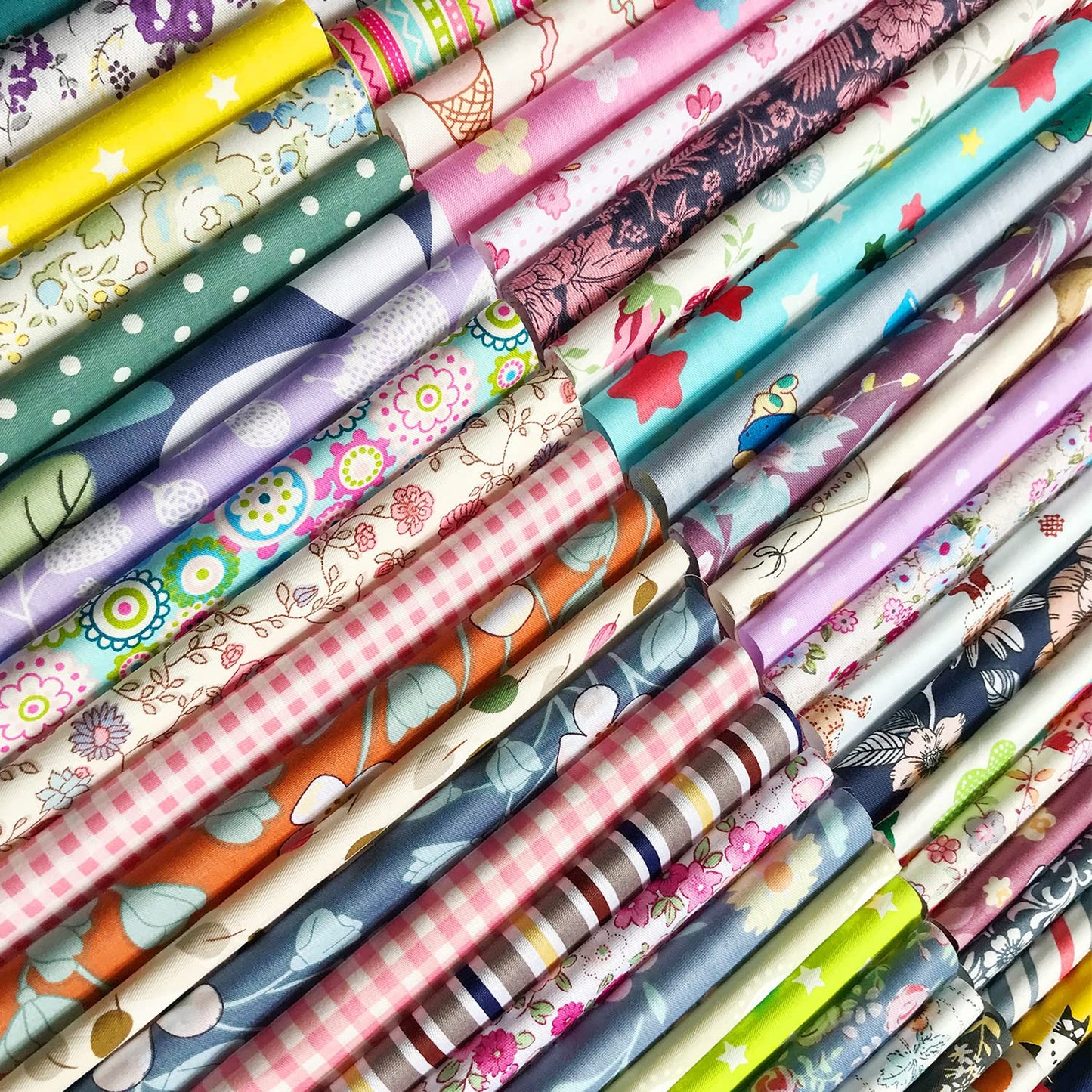 50pcs 8" x 8" Fabric Squares 100% Cotton Fabric Bundles Quilting Craft Supplies Floral Precut Squares Patchwork for Sewing DIY Quilt Patchwork