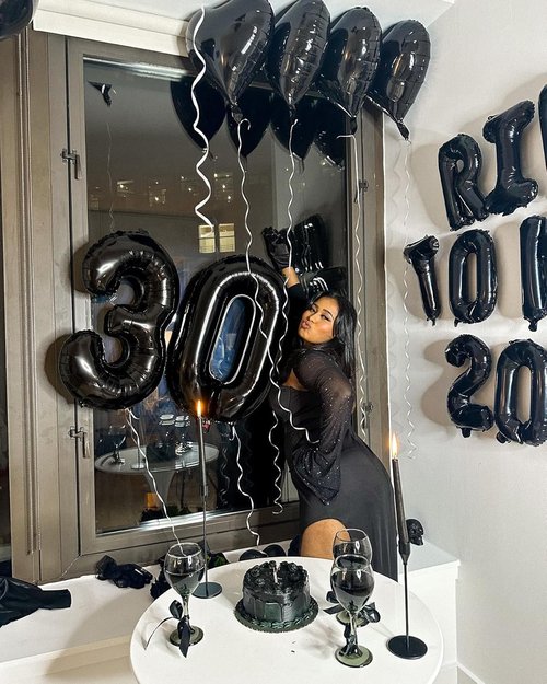 Black Number 30 Balloon - 40 Inch Giant Foil Balloon for 30th Birthday Party Decorations